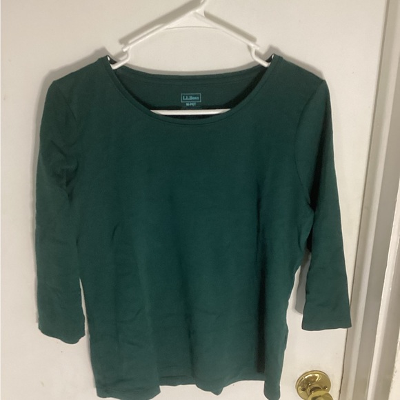 L.L. Bean Tops - L.L. Bean Women's Pima Cotton Jewelneck 3/4 sleeve Tee size Med Pet